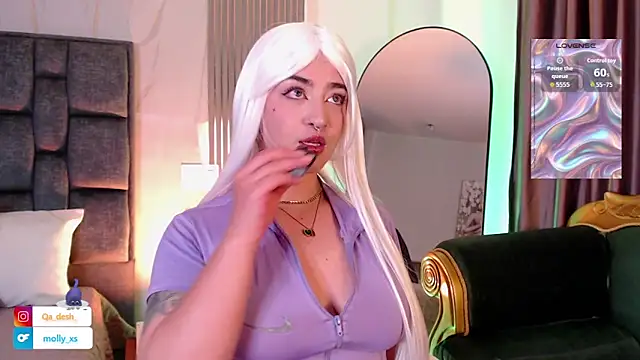 Snapshot of Molly_Fg chatting on February 24, 3:59 am Molly Fg online show from February 24, 3:59 am