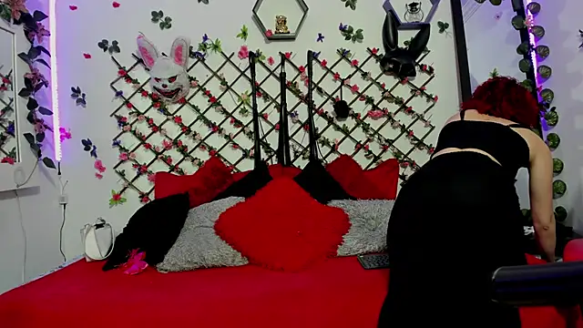 Snapshot of secret-ofgirls chatting on February 20, 7:58 pm secret-ofgirls online show from February 20, 7:58 pm