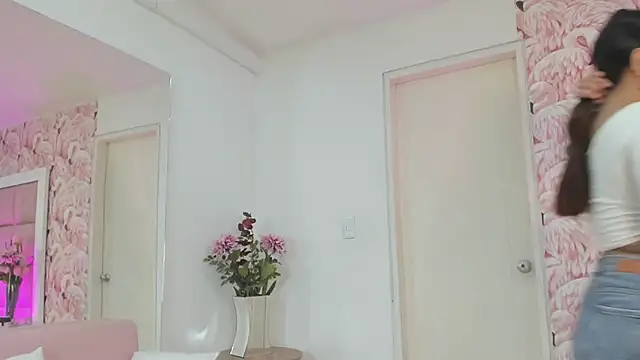 DulceQueen1 online show from June 3, 1:25 pm