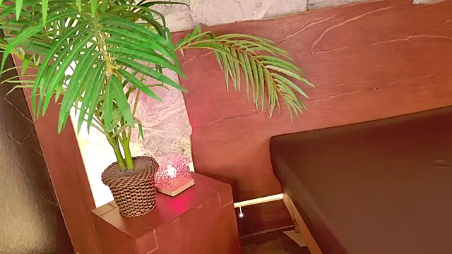 Rolyloren  online show from February 24, 4:16 pm