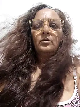 Snapshot of Noemipopi chatting on February 17, 11:11 pm Noemipopi online show from February 17, 11:11 pm