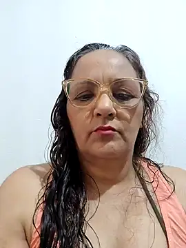 Snapshot of Noemipopi chatting on February 19, 1:40 pm Noemipopi online show from February 19, 1:40 pm