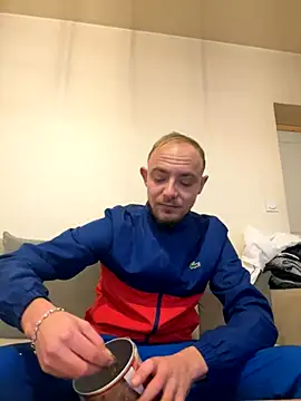 Crevette311 online show from November 27, 10:39 am