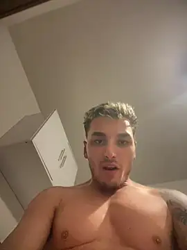 litlleboyeus online show from March 1, 7:49 pm