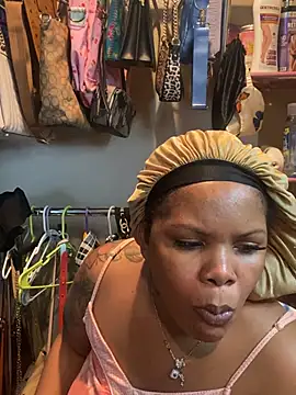 xo cashmeree online show from February 18, 12:06 am