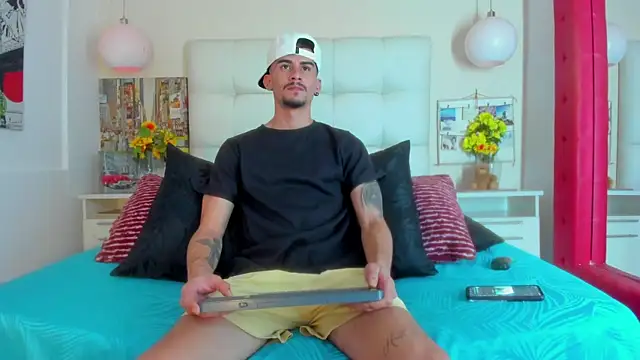 SharonTygaX online show from April 8, 11:16 pm