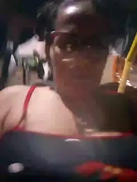 Snapshot of DivaReal42 chatting on February 22, 3:51 am DivaReal42 online show from February 22, 3:51 am