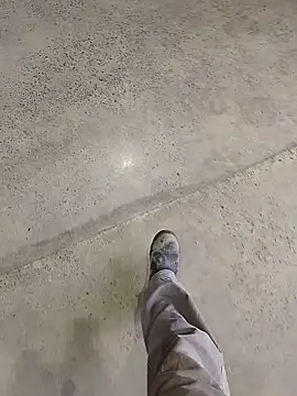 Snapshot of alee_cxx1 chatting on February 24, 1:42 pm alee cxx1 online show from February 24, 1:42 pm