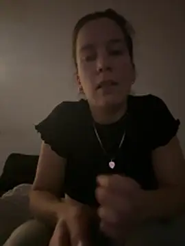 Snapshot of Melu12 chatting on April 8, 10:43 pm Melu12 online show from April 8, 10:43 pm