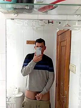 Snapshot of alexandrevictor6969 chatting on February 21, 9:21 am alexandrevictor6969 online show from February 21, 9:21 am