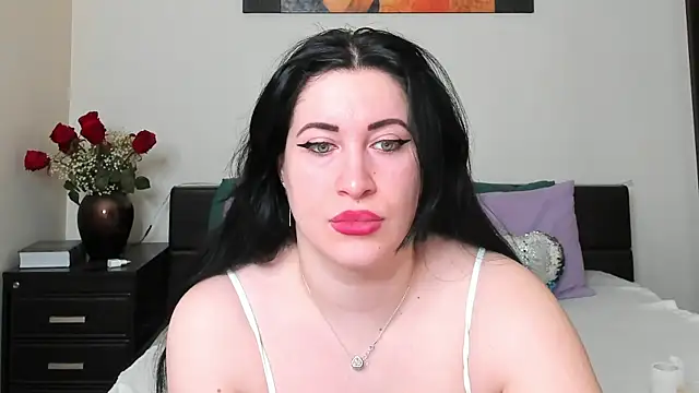 GoldenLunaa online show from April 1, 4:02 am