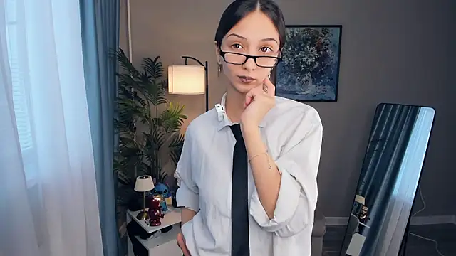 littleevilon online show from February 28, 10:05 am