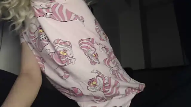 Snapshot of MessyBitch2 chatting on February 27, 9:59 pm MessyBitch2 online show from February 27, 9:59 pm