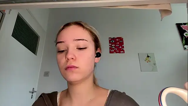 Snapshot of SourMidday chatting on February 27, 8:14 am SourMidday online show from February 27, 8:14 am