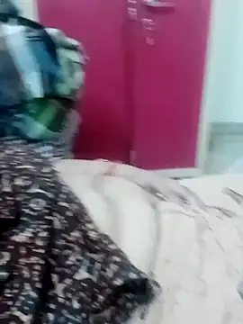 Snapshot of Desi_Heat_Couple chatting on February 18, 6:37 pm Desi Heat Couple online show from February 18, 6:37 pm