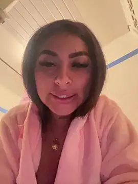 Snapshot of JessikaHoot chatting on June 15, 2:25 am JessikaHoot online show from June 15, 2:25 am