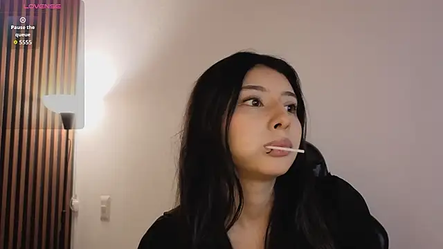 chloe bluee  online show from March 23, 1:26 pm