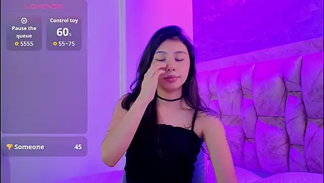 Snapshot of chloe_bluee_ chatting on July 7, 11:14 am chloe bluee online show from July 7, 11:14 am