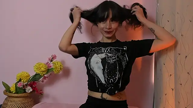 Snapshot of Mistymoon chatting on March 9, 3:27 pm Mistymoon online show from March 9, 3:27 pm