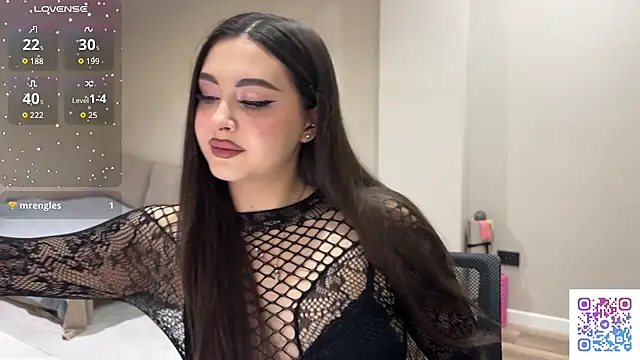 Snapshot of Sweet_BerryBabe chatting on June 18, 10:25 pm Sweet BerryBabe online show from June 18, 10:25 pm