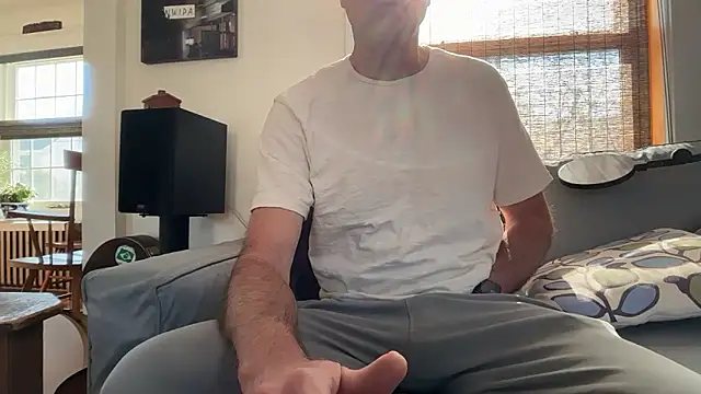 Snapshot of Guy__Grey chatting on April 9, 1:16 pm Guy Grey online show from April 9, 1:16 pm