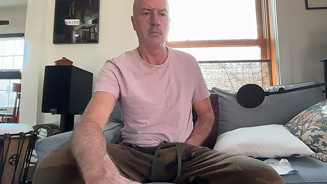 Snapshot of Guy__Grey chatting on April 12, 12:10 pm Guy Grey online show from April 12, 12:10 pm