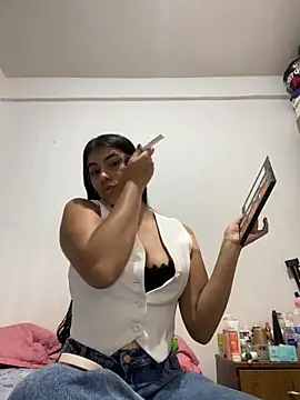 Snapshot of Alara_Key chatting on February 26, 10:53 pm Alara Key online show from February 26, 10:53 pm