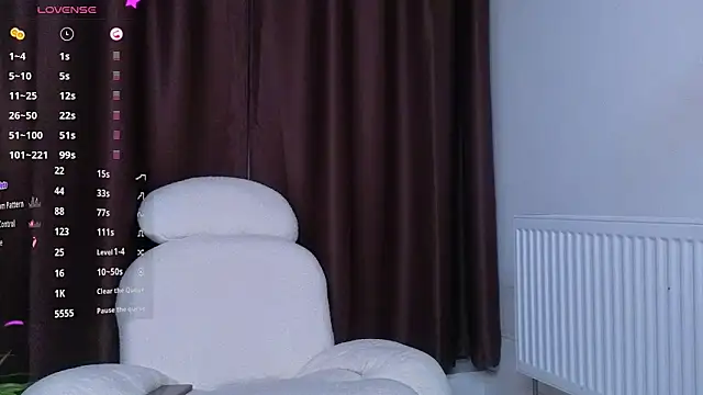 Snapshot of Viksinite chatting on February 21, 8:21 pm Viksinite online show from February 21, 8:21 pm