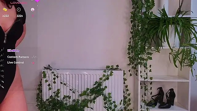 Snapshot of Viksinite chatting on February 26, 7:57 pm Viksinite online show from February 26, 7:57 pm