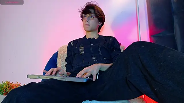 lui x dust online show from April 14, 3:34 am