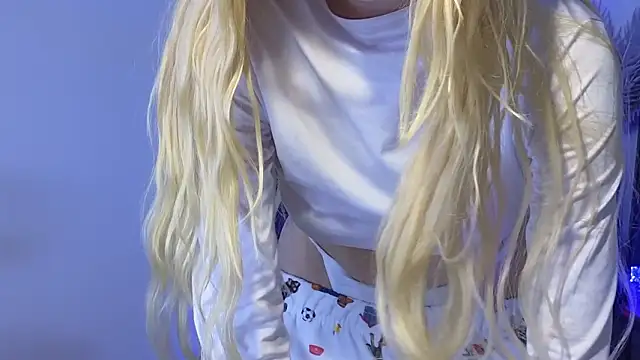 Snapshot of KarmaArms chatting on February 22, 1:20 pm KarmaArms online show from February 22, 1:20 pm