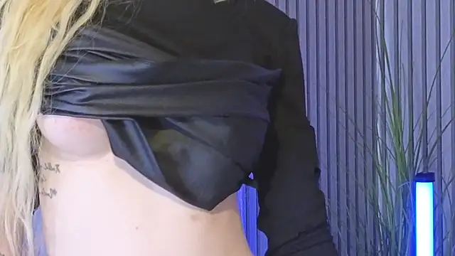 KarmaArms online show from April 7, 12:00 am