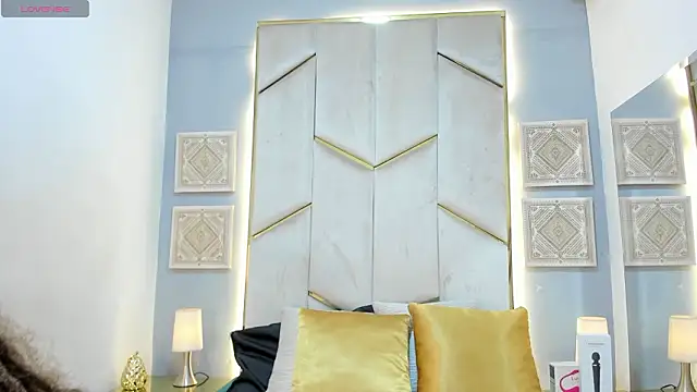 KarinaaCoxx online show from March 4, 12:44 pm