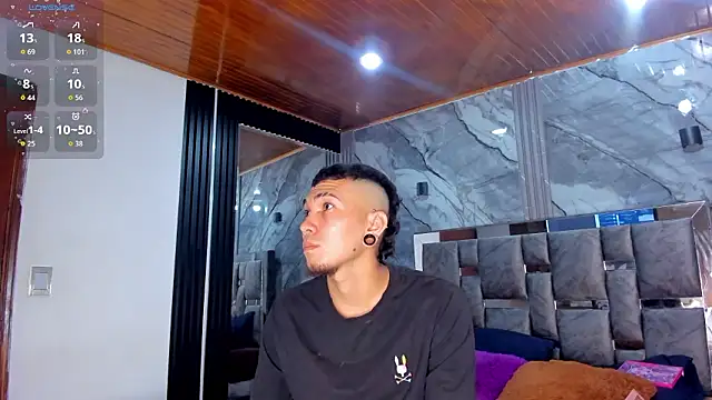 Logan and Reachel online show from March 11, 11:27 am