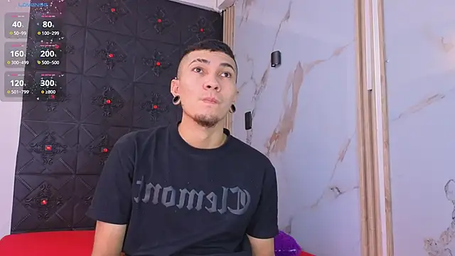 Logan and Reachel online show from March 30, 6:31 pm