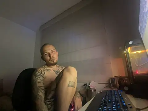 Snapshot of Maximo_Garcia17 chatting on February 22, 3:07 am Maximo Garcia17 online show from February 22, 3:07 am