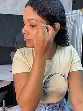 Miaafoxx   online show from February 24, 7:34 pm