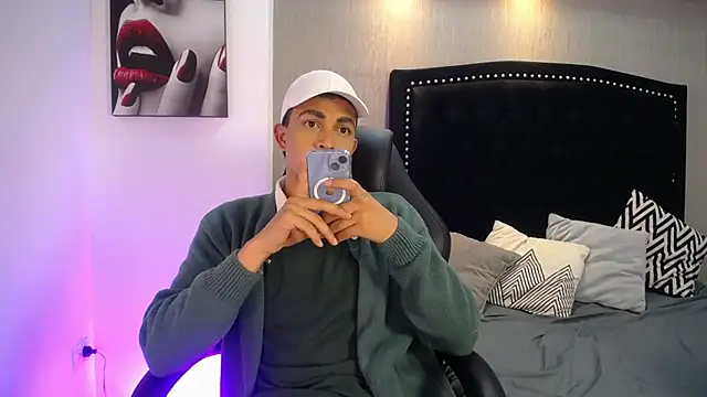 NewYoungHot online show from April 9, 8:14 pm