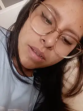 Rosyshadow online show from May 31, 7:37 pm