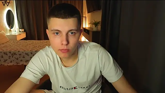 Snapshot of Keviin777 chatting on February 22, 7:12 pm Keviin777 online show from February 22, 7:12 pm