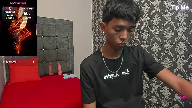 Little Twink19x online show from April 15, 7:21 pm