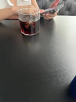 zhuendong000001 online show from April 18, 9:35 am