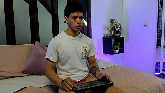 Snapshot of TonyPetrovjs chatting on March 1, 5:53 am TonyPetrovjs online show from March 1, 5:53 am