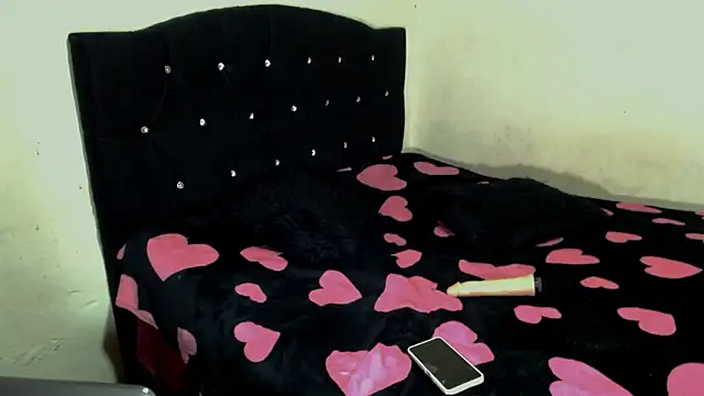 MonieeDolly online show from March 17, 11:19 pm