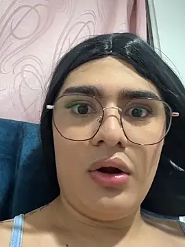 Emma Paez online show from May 5, 5:04 am