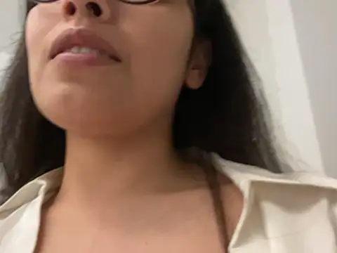 Snapshot of ForeverLola2026 chatting on May 30, 5:26 am ForeverLola2026 online show from May 30, 5:26 am