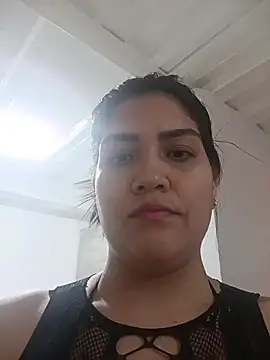 Snapshot of EmiliaVincenzo chatting on February 25, 1:10 pm EmiliaVincenzo online show from February 25, 1:10 pm