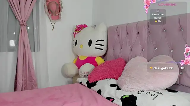 Snapshot of valentine_sweety chatting on May 15, 11:01 pm valentine sweety online show from May 15, 11:01 pm