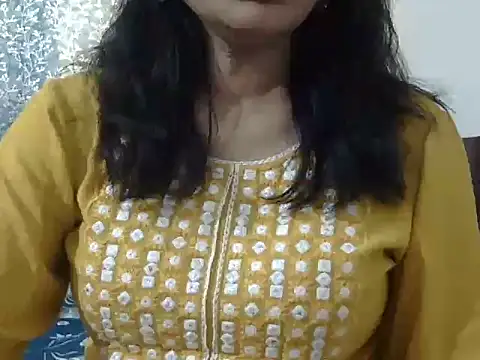 Snapshot of Bhabhi_rani chatting on February 23, 8:33 am Bhabhi rani online show from February 23, 8:33 am