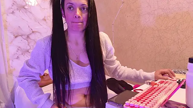 QueenSallyDesire online show from March 12, 4:07 am